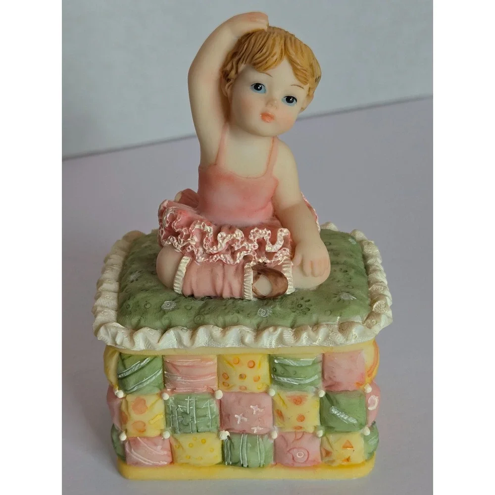 Ballerina Girl Trinket Box Jewelry Keepsake Pink Tutu‎ Quilted Design Vintage